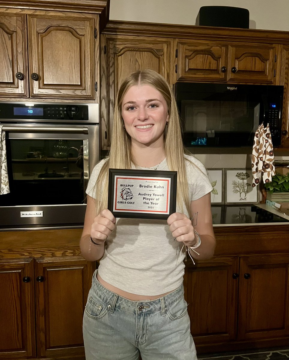 Audrey Yowell Co-player of the year award - Sr. <a href="/BrodieKuhn08/">Brodie Kuhn</a> ⛳️ <a href="/MHSBullpups/">McPherson HS</a>