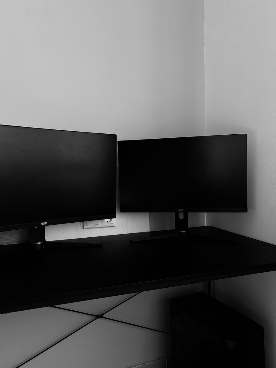 iewute_'s tweet photo. Starting fresh and slowly returning to gaming. I’ve already experienced a Lithuanian girls team — maybe now it’s time to meet a Spanish one?😂🤪 https://t.co/bbZzhPkWqN