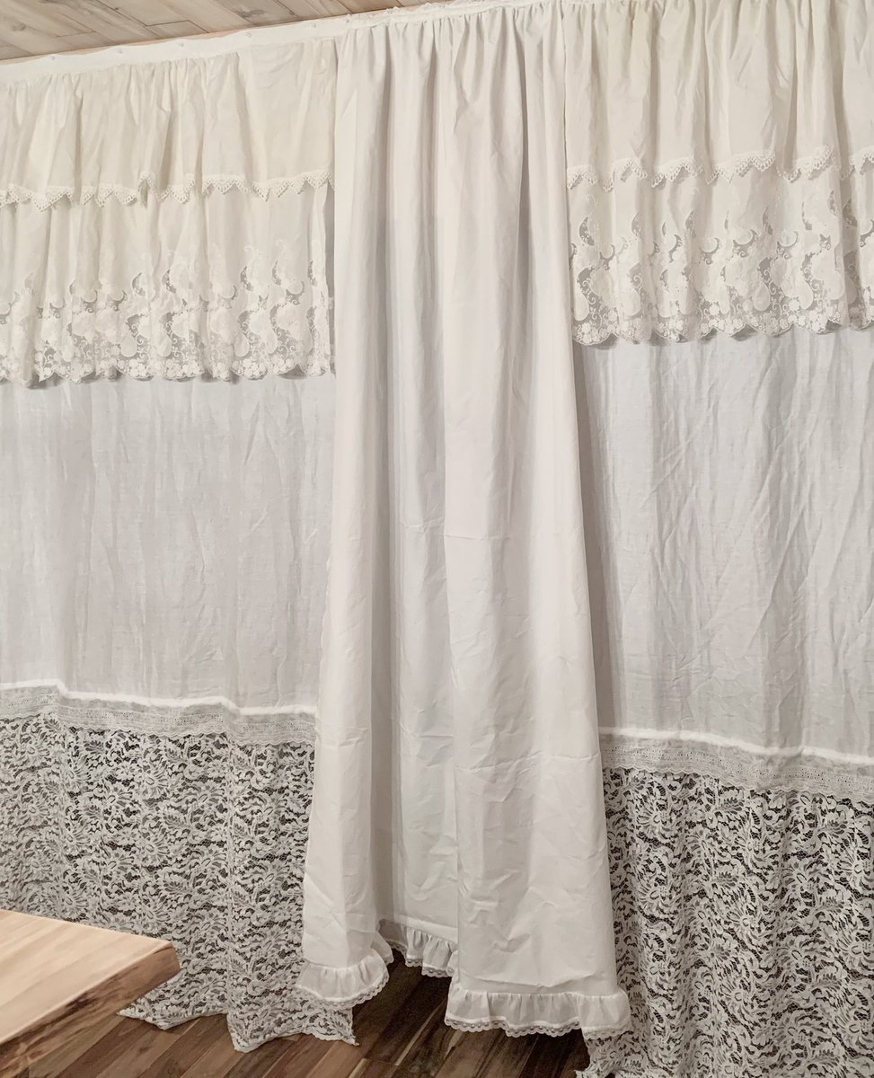 カーテンできた🤍
けどレールが着いてないから画鋲でとめた

#日常垢
#日常垢さんとつながりたい