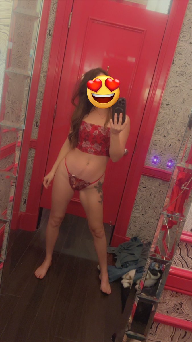 MilfMama24 tweet media