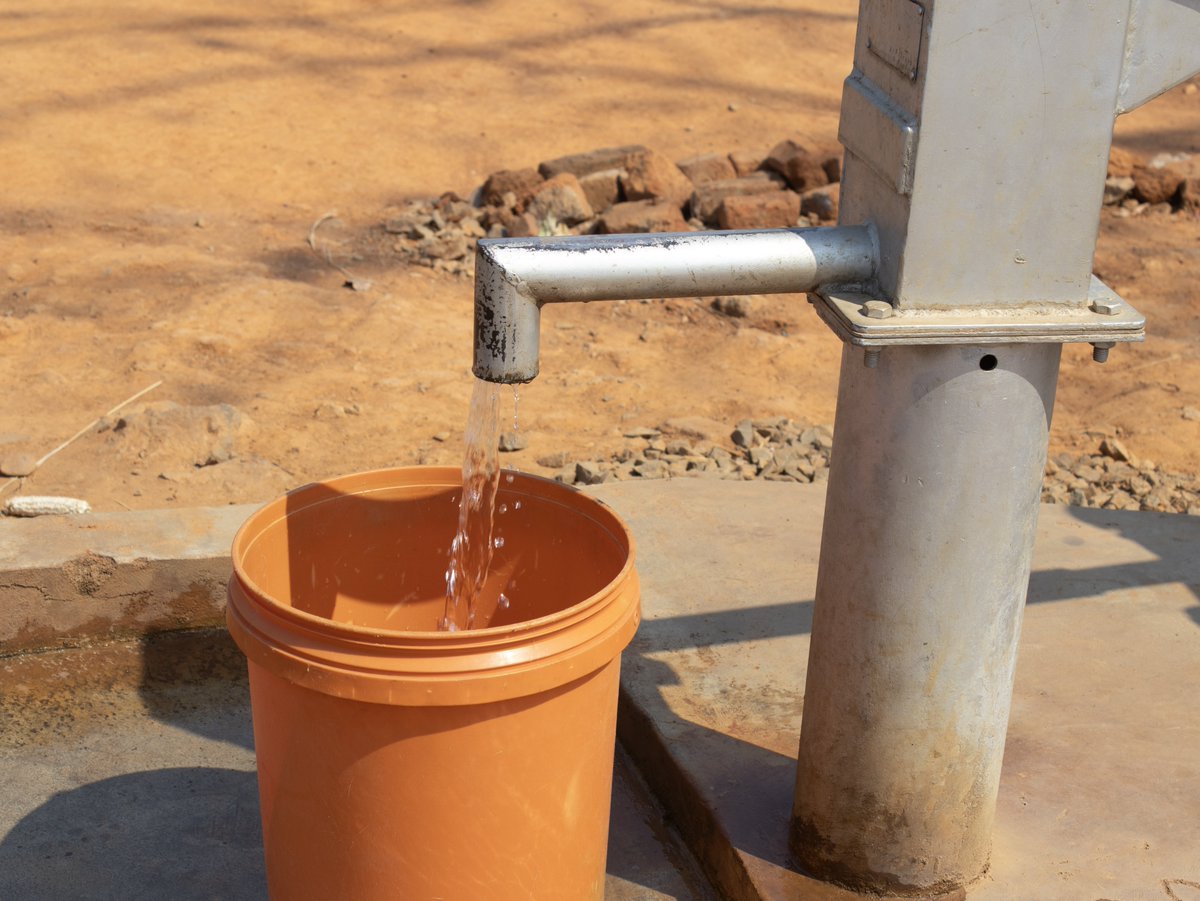 Every drop that flows ;
📷 It is opportunity.
📷 It is health.
📷 It is dignity restored.
📷 It is children returning to school with books-not buckets.
All thanks to #Sfoundation for  the  financial support.
<a href="/MasanawaAfrika/">MasanawaAfrika</a> <a href="/thinkmalawi/">Think Malawi</a>