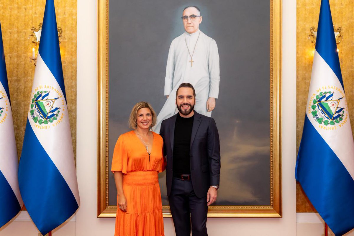 “You give me hope”, I told him. 
President Bukele is a true leader.