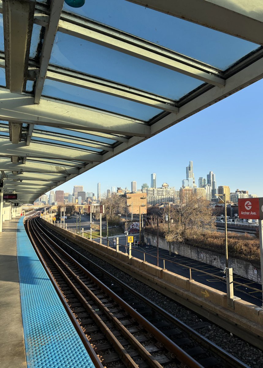 Happy Friday from Chicago’s beautiful Southside…

Side note: put your fucking headphones in on the train take your call off speaker!
