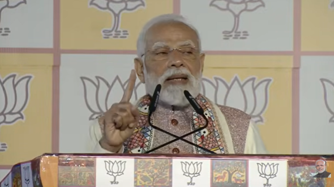 "A split in the Congress party is imminent. A large section in Congress is deeply troubled. 'Naamdar' is trying to sink himself and the party. Congress is a parasite, and I warned the Congress coalition about this in advance.": PM Modi
