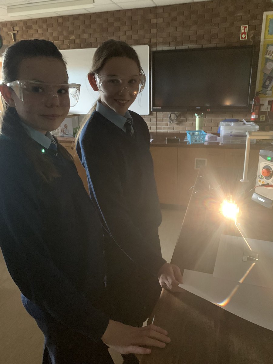 SPCScienceDept's tweet image. Today at our Key Stage 3 lunchtime Science Club pupils discovered how white light is made of many colours! Using a glass prism, pupils observed the light slowing down and bending, with each colour refracting by a slightly different amount 💡 🌈 Super Work 🌟 @StPatsMaghera