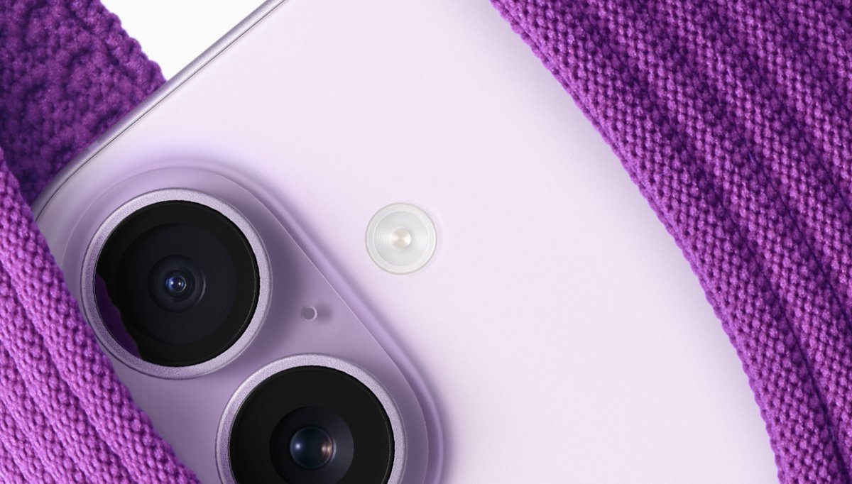 MacRumors's tweet image. iPhone Pocket Now Available to Order, But Already Selling Out macrumors.com/2025/11/14/iph…