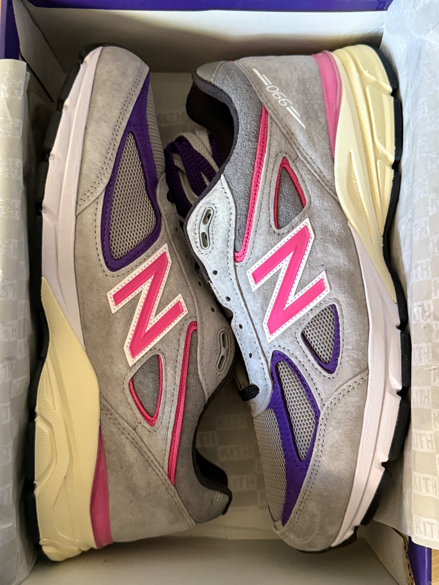 DblocDunks's tweet photo. Friday Heater
New Balance 990v4 x Kith 
United Arrows &amp; Sons (with Socks)
Brand New
Size 12
$285 Shipped

RP's Appreciated
DM OR Comment To Claim https://t.co/wgReRlHu9z