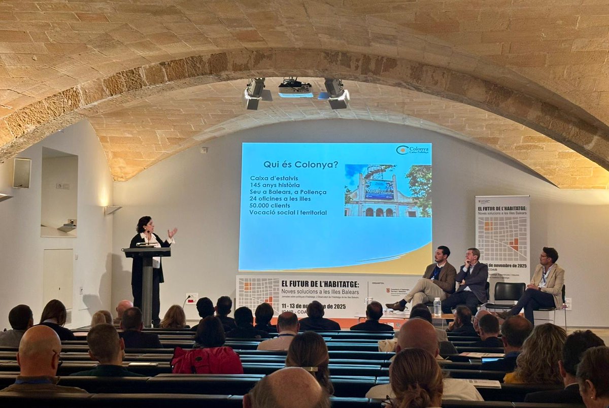 La responsable de Negoci de Colonya, Immaculada Duran, va participar a les Jornades d’Habitatge dins Experiències en polítiques d’habitatge, organitzades per <a href="/mobihab_GOIB/">Conselleria d'Habitatge, Territori i Mobilitat</a>

Dilluns, el director general Biel Bauza, va assistir a la inauguració.
#Colonya