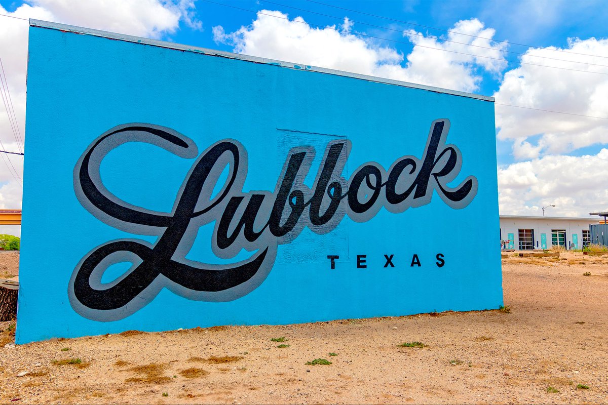 TalkinTechPod's tweet photo. 🔴⚫️ NEW EPISODE DROP ⚫️🔴

Red Raiders get their biggest win in 17 years. What’s next?

- All eyes on Lubbock, TX

- BYU shut down convincingly

- Big 12 Championship &amp; CFP scenarios

- MBB can’t get it done in Champaign, but it’s way too early to panic

LINKS ⬇️ https://t.co/LXDV7cQ64v