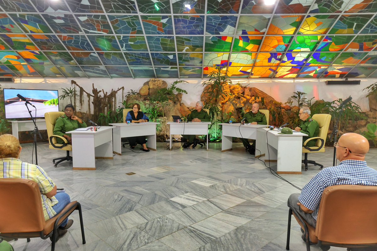 🫂| Al analizar la recuperación en la electricidad y telecomunicaciones, reiteró que el mayor desafío está en las afectaciones a las redes, como la caída de postes que deben ser repuestos, además de existir lugares de difícil acceso, no obstante se está trabajando intensamente.