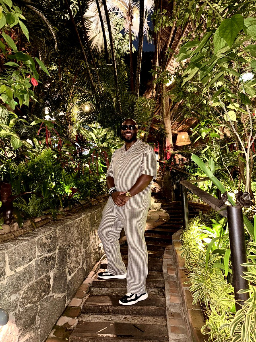 KoolBazz's tweet image. Ch. 36 #HappyBirthdayBazz 
EST. 06Nov89
                 instagram.com/p/DQzYFJlDgfN/…