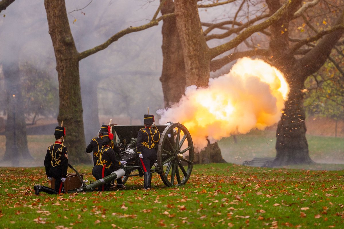 The Army in London tweet media