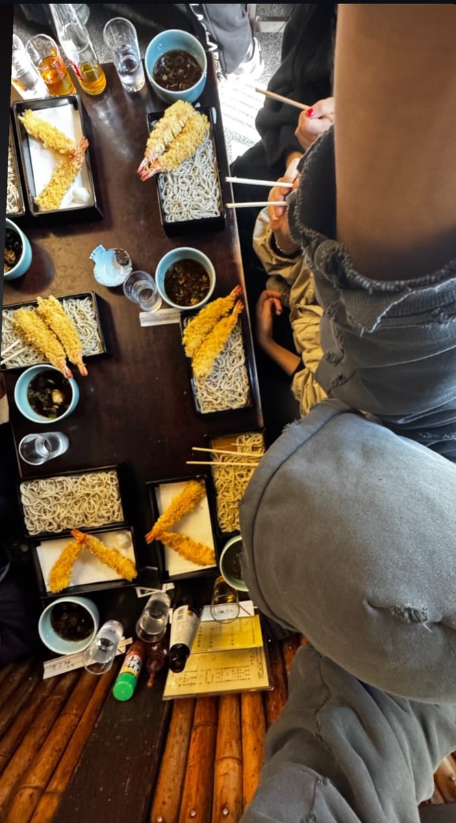 広角使って上からとるJKすぎるかわいいよべべ