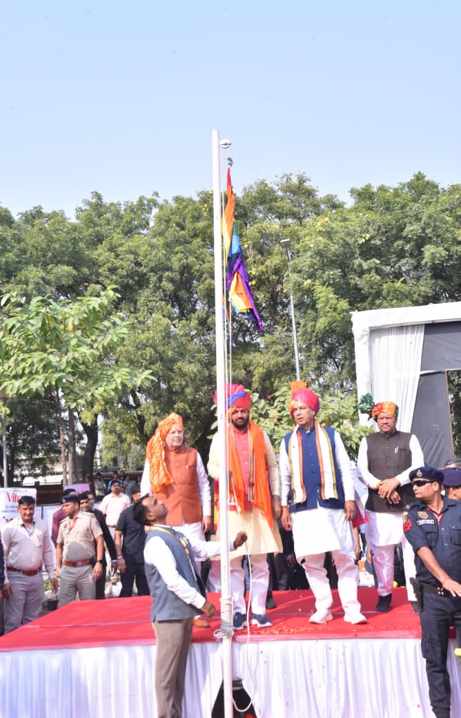 हरियाणा के मुख्यमंत्री <a href="/NayabSainiBJP/">Nayab Saini</a> जी द्वारा सोनीपत में 72वें राज्य स्तरीय सहकारिता सप्ताह-2025 का शुभारंभ, सहकारिता आंदोलन को नई ऊर्जा देने वाला ऐतिहासिक क्षण है।

मुख्यमंत्री जी ने कहा—
“सहकारिता से समृद्धि और समृद्धि से आत्मनिर्भरता लाना ही हमारा लक्ष्य है। गांवों की प्रगति