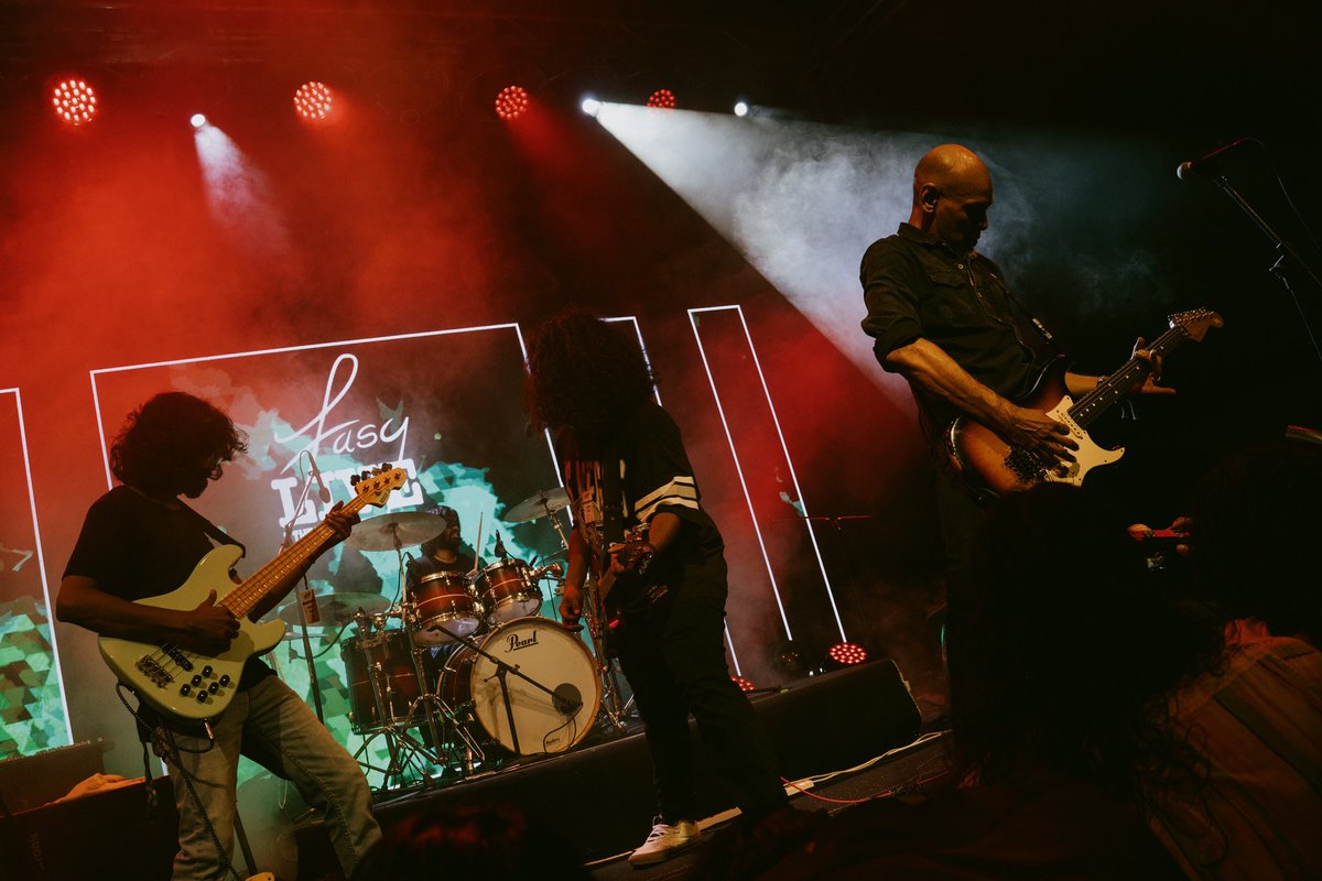 timeisaflatcircle tweet media