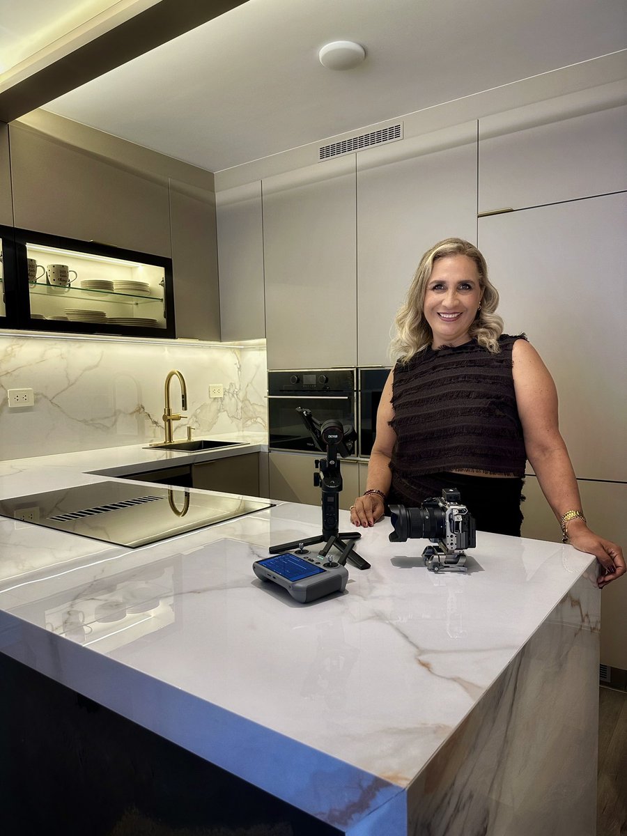 erikaparedesarq's tweet image. Día de grabación 🎬
Pronto les compartiré los detalles de este proyecto que refleja todo el trabajo y pasión detrás del diseño ✨