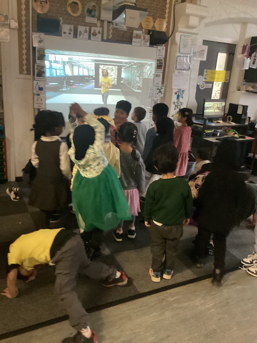 wyndclf's tweet photo. Children in RAZ have had an amazing time celebrating Children in Need Day. They invented their own class Pudsey bear, they did the Bearpee challenge , counted bears on the maths table.#childreninNeedDay #wyndcliffePrimarySchool #LeighTrust #bearpeeChallenge https://t.co/RdUAmYDhl3