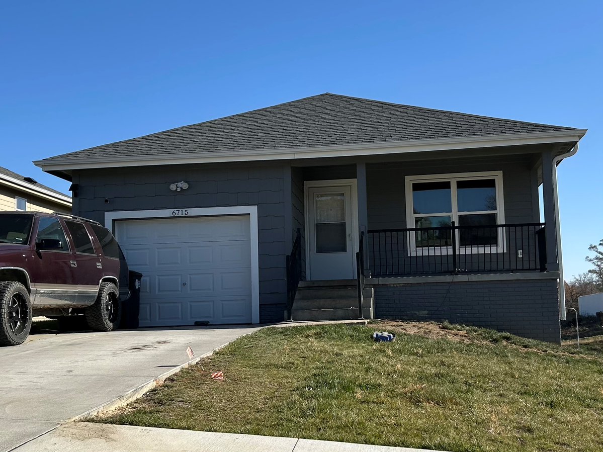 DevelopNebraska's tweet image. DED is proud to partner with @Habitat_org of Omaha (HFHO) in the creation of 10 new single-family homes in Omaha. Development of these homes was supported by a Nebraska Affordable Housing Trust Fund investment of $820,000 and a $300,000 cash match from HFHO.