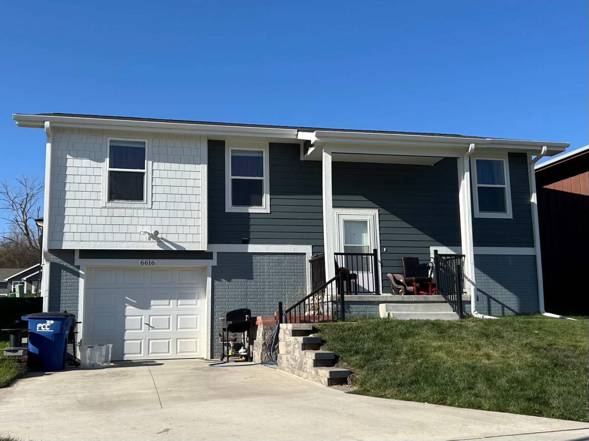 DevelopNebraska's tweet image. DED is proud to partner with @Habitat_org of Omaha (HFHO) in the creation of 10 new single-family homes in Omaha. Development of these homes was supported by a Nebraska Affordable Housing Trust Fund investment of $820,000 and a $300,000 cash match from HFHO.