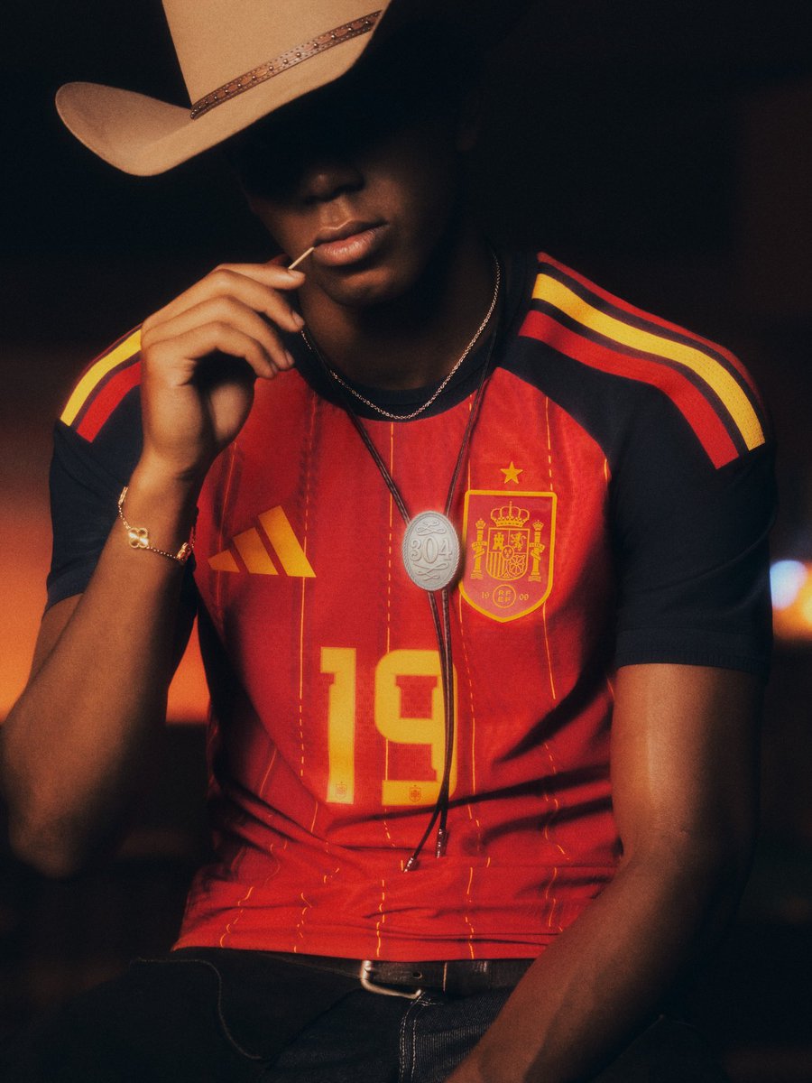 🚨SORTEO🚨

Si España GANA contra Georgia, vamos a sortear la nueva camiseta.

✅ Requisitos:

- Dar RT a este Tweet
- Seguir a <a href="/DeporteParaiso/">Paraiso del Deporte</a> y <a href="/gutiifcb/">Guti</a> 

*Opcional* 
Mencionar a un amigo (cuenta como doble participación)

🏅 Ganador el 23 de noviembre