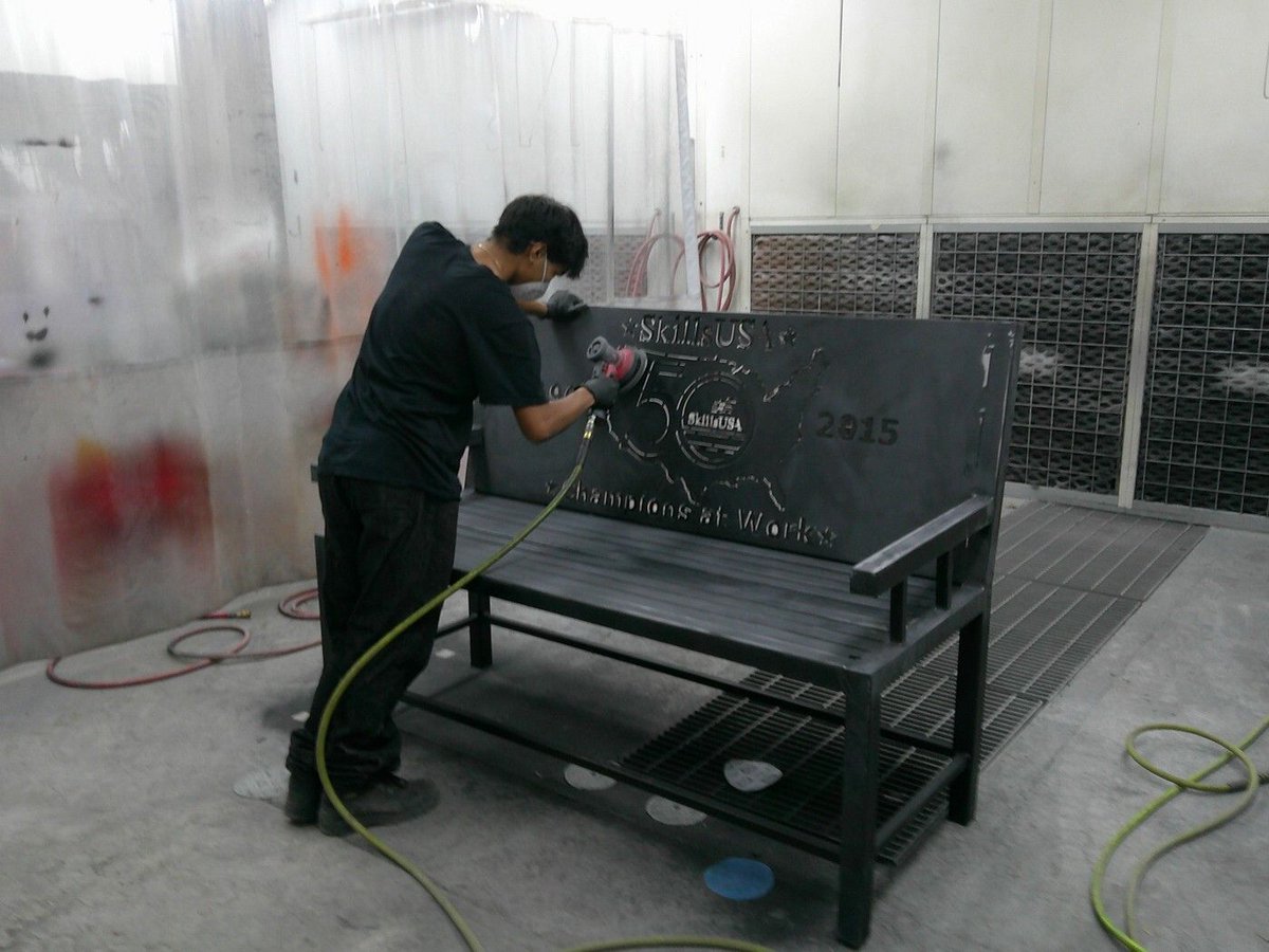 GrLowellTech_HS's tweet image. Our talented Auto Collision students have given new life to our SkillsUSA 50th Anniversary bench located outside the main office!

This hands-on project showcases the incredible skills our Gryphons develop in our Auto Collision program! 🔧

#GLTHS #CTE #GLTECH #AutoCollision