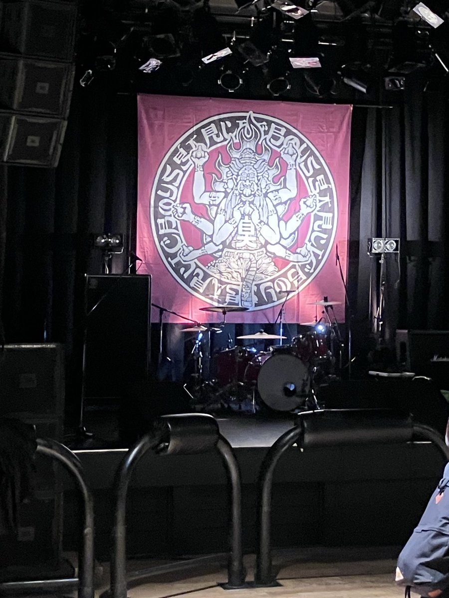 takayanhimt's tweet photo. GARLIC BOYS 40周年おめでとうございます。
バーカン前のお客さんまで一緒に歌ってました。
行けて良かった。 https://t.co/a7McAdoLW9