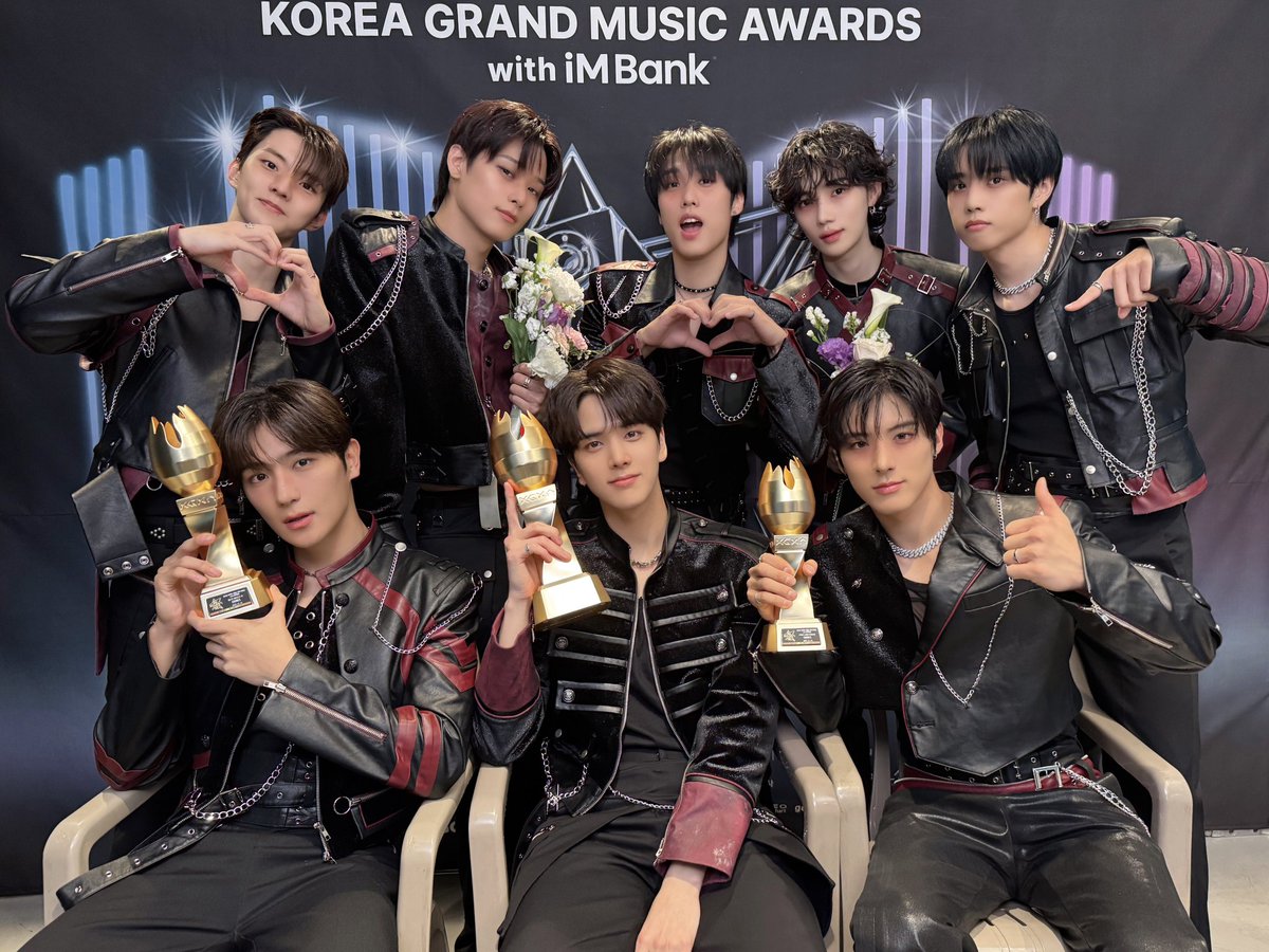 hourlykevins's tweet image. Congratulation our boyzies🎉🎉 Keep shining on stage and thank you for y&apos;all hard work❤ @THEBOYZ_officl

#더보이즈_KGMA_3관왕_축하해