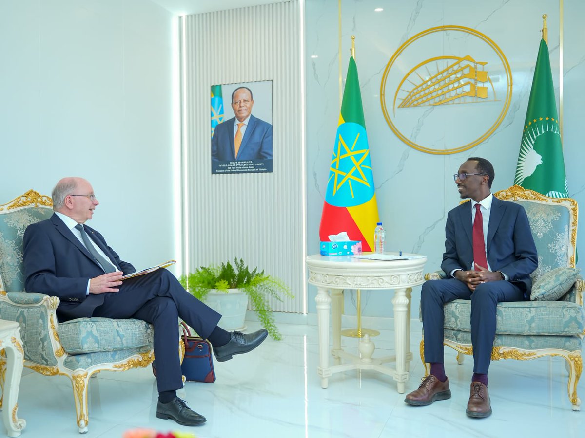 MFAEthiopia's tweet image. Minister of Foreign Affairs, @GHessebon held discussions today with the Deputy Foreign Minister of the Kingdom of Sweden, Dag Hartelius, at his office. Minister Gedion highlighted the longstanding bilateral relations between #Ethiopia and #Sweden, which date back to the 1940s,…