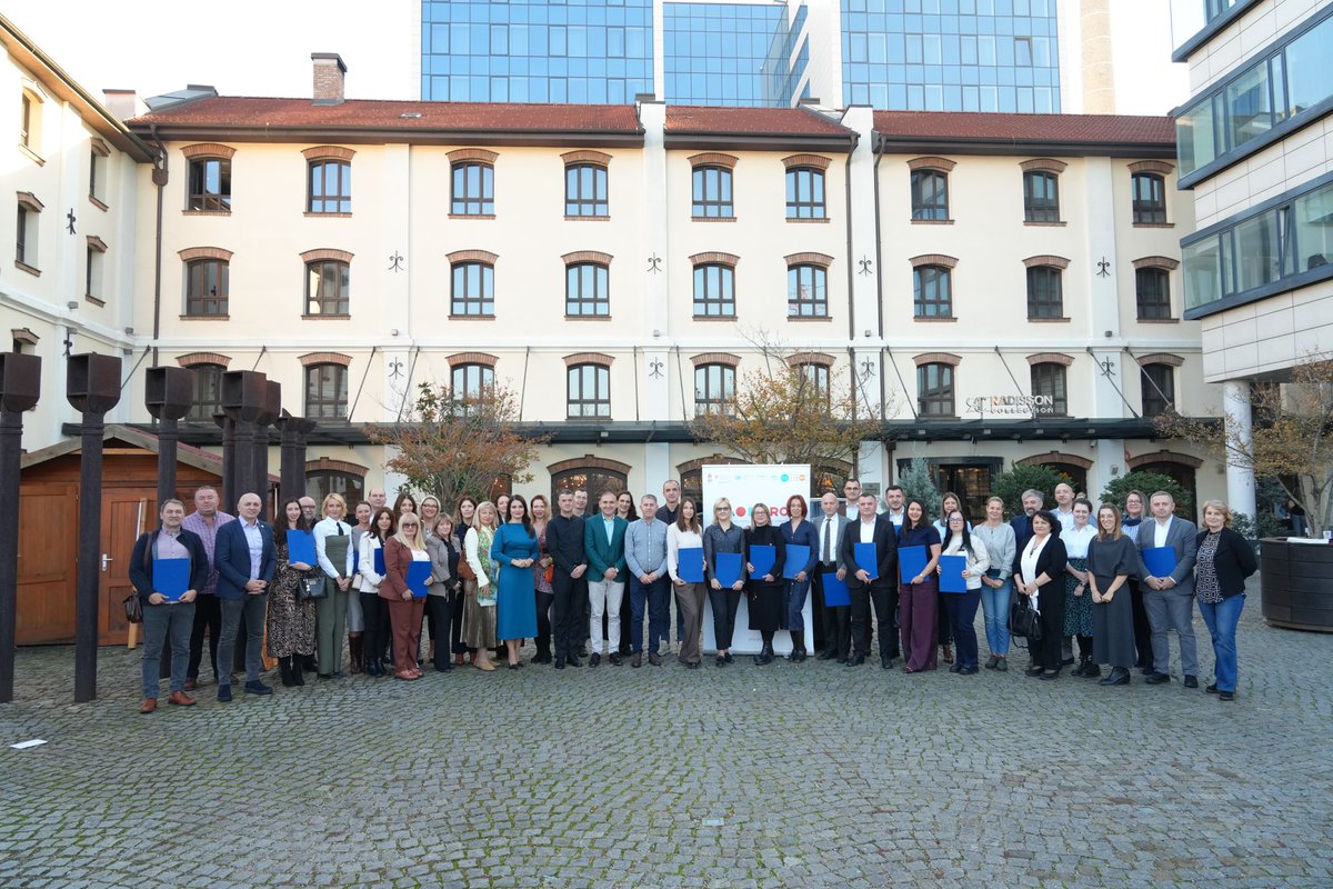 🤝Zajedno za dobro upravljanje! 

🔵Danas smo obeležili 🔟godina zajedničkog rada na jačanju kapaciteta JLS u primeni principa #dobroupravljanje u svakodnevnom radu - kroz znanje, saradnju i partnerstvo. 

🔗bit.ly/485iXcS 
#switzerlandinserbia