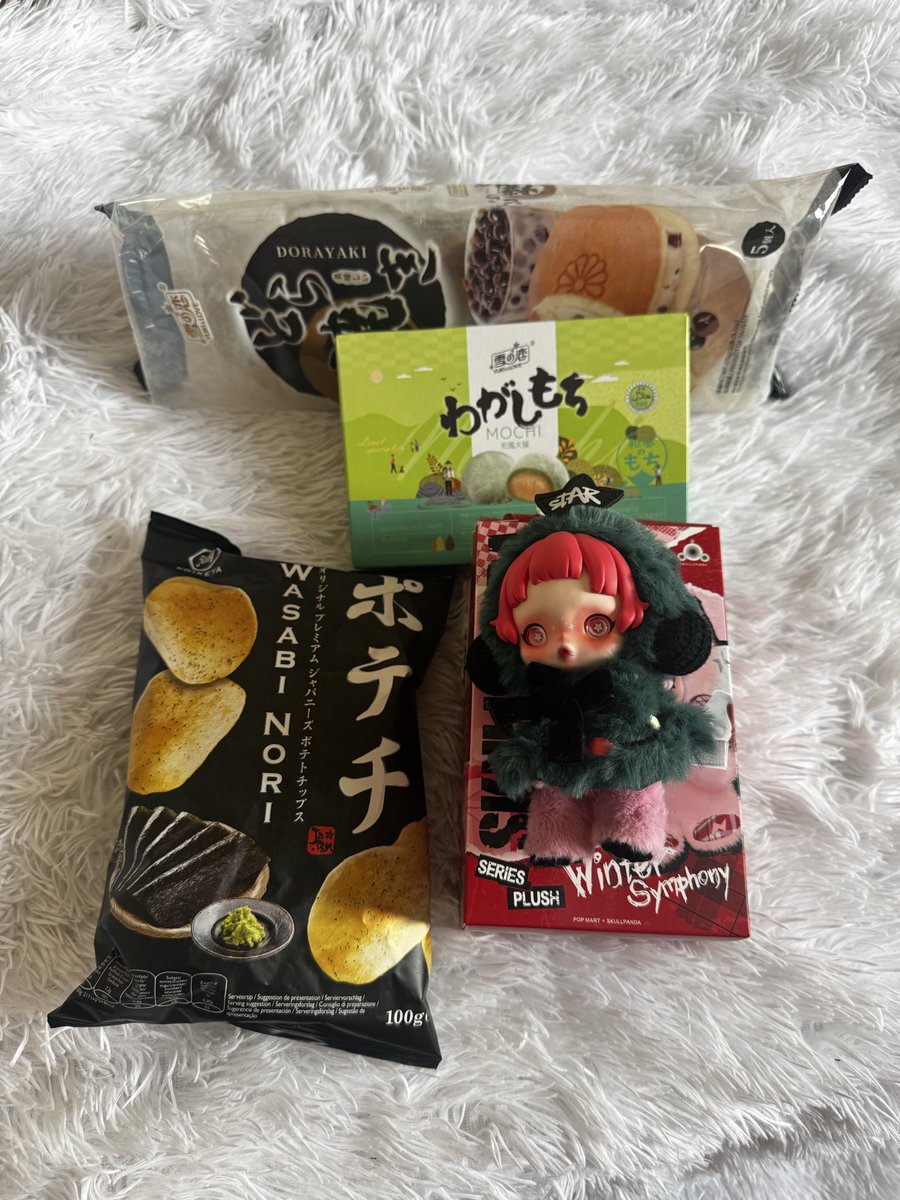 bab3yum3's tweet photo. Mes petits plaisirs du jour 🍡✨ et ma nouvelle Skull Panda de Pop Mart 🧸💗 Je continue ma petite collection trop kawaii ᰔ

⋆♱✮♱⋆

#SkullPanda #PopMart #KawaiiLife #CuteVibes #Collectionneuse #JapanSnacks #MochiLover https://t.co/6t4QQKVN9u