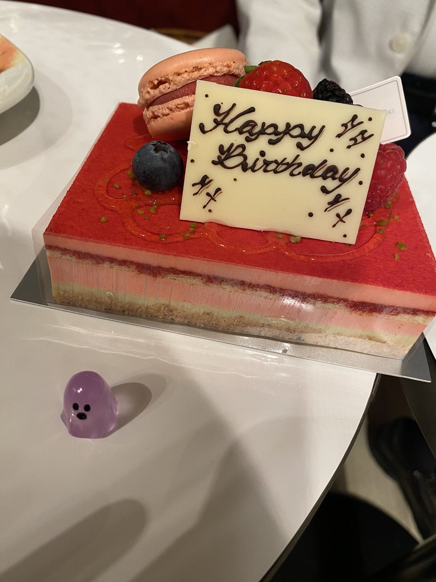 本日もご来店ありがとうございました✨
お誕生日祝いに中華、ケーキ、シャンパン、コカレロってぽも一緒にてんこ盛りしたり、試してみる！って店長とここみちゃんとコカレロしたり、TikTokからでご挨拶だけさせていただいたり楽しかったです！
明日お休みいただき、次は16日13時30分〜🙇‍♀️