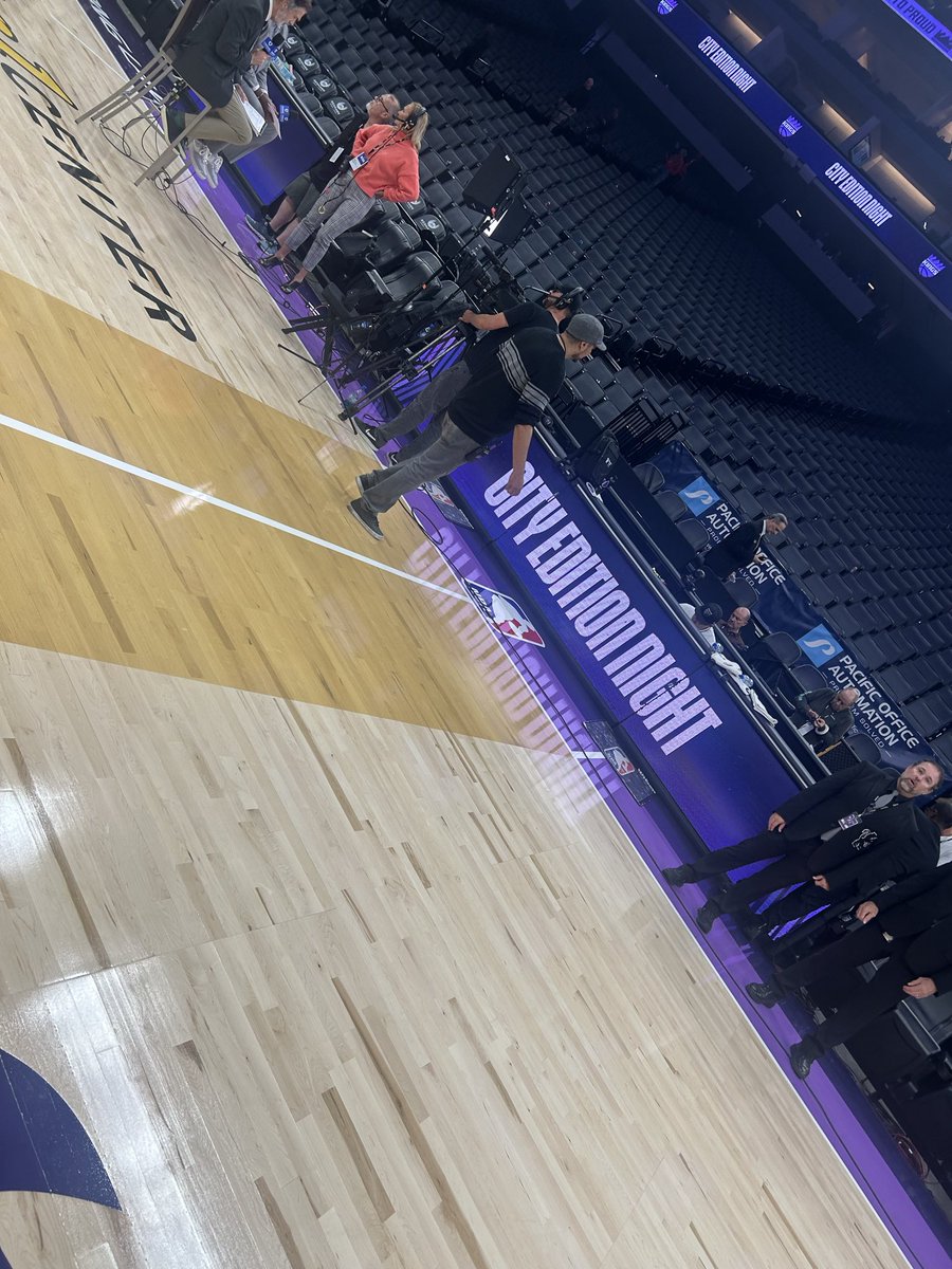 209KingsGuardGG's tweet image. 1st @SacramentoKings Game of the Season &amp;amp; my lil Got on The Floor.. shout to @KingsGuardGG for The Gear @StocktonKings for The Tickets