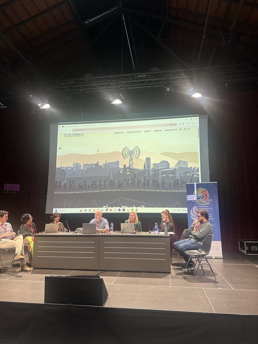 FisanPhobail's tweet image. Dessie Donnelly @CoopRabble ag caint ag Ard Fheis @EUROLANG maidir leis an dóigh gur féidir le huirlisí ar líne tacú le forbairt agus cothú pobail 

Suíomh @dreamdearg agus @FisanPhobail - a thóg Rabble - mar shamplaí dírithe ar cúrsaí abhcóideachta agus forbairt pobail