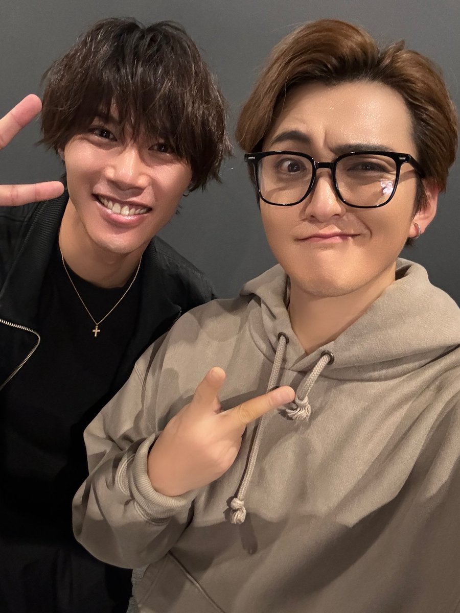 YUKI_SASAKI_67's tweet photo. #エリザベート

今日はあきとが観に来てくれた😊
観てもらえて嬉しかったし、
気合い入ったぜー！

あきとありがと！！！ https://t.co/d7GOnKwNEi