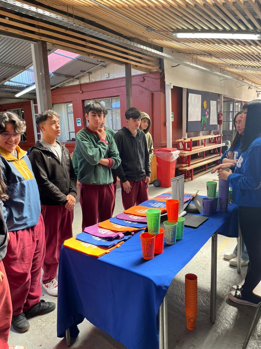 "El esfuerzo que pones hoy, construye tu mañana". 
🌟🚀
Stand de nuestra oferta académica, becas y beneficios en el Colegio San Cristóbal de Talcahuano.🌟🚀

#AcreditaciónAvanzada #AdmisiónUBB2026 #AdscritaAGratuidad  #UniversidadPública #universidadestatal