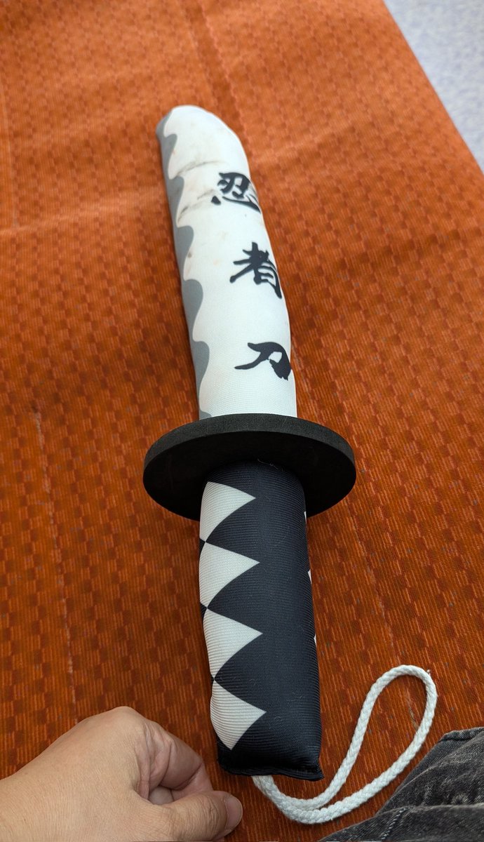hantoky's tweet photo. #BARBARION
物販無しでしたがライブ中にこんなの貰いました
CHOP!CHOP!CHOP! https://t.co/Ss6RslTcNw