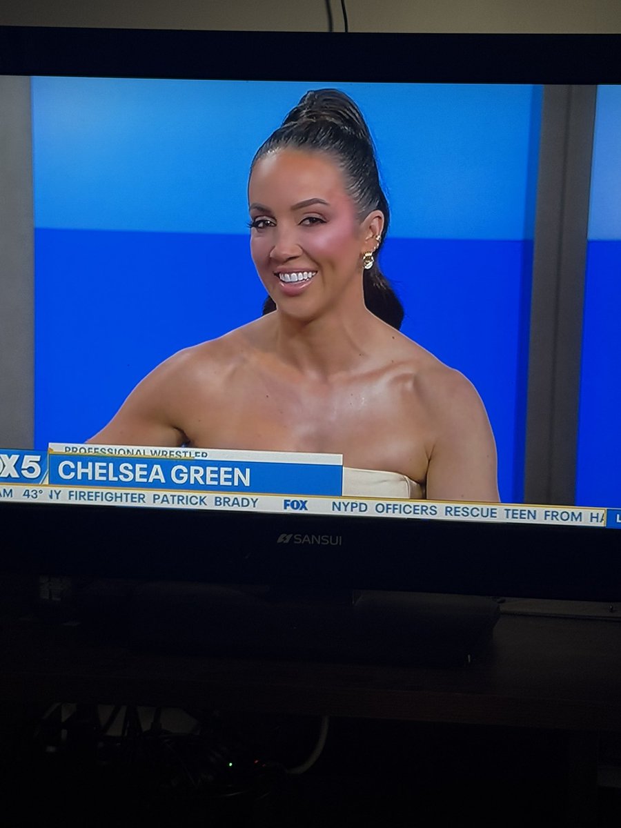 GuitarRed01's tweet image. Chelsea Green on Good Day New York on FOX5 with her Triple A Mixed and WWE Women’s United States Championship belts 👏👏👏 talking about #WWEUnreal @davidlagreca1 @NationsCorner  #gooddaynewyork #Fox5