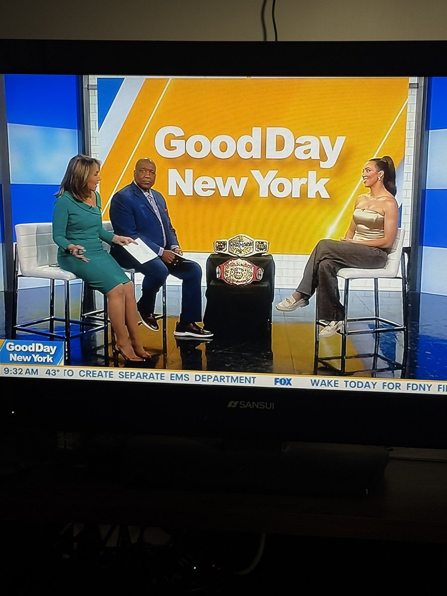 GuitarRed01's tweet image. Chelsea Green on Good Day New York on FOX5 with her Triple A Mixed and WWE Women’s United States Championship belts 👏👏👏 talking about #WWEUnreal @davidlagreca1 @NationsCorner  #gooddaynewyork #Fox5