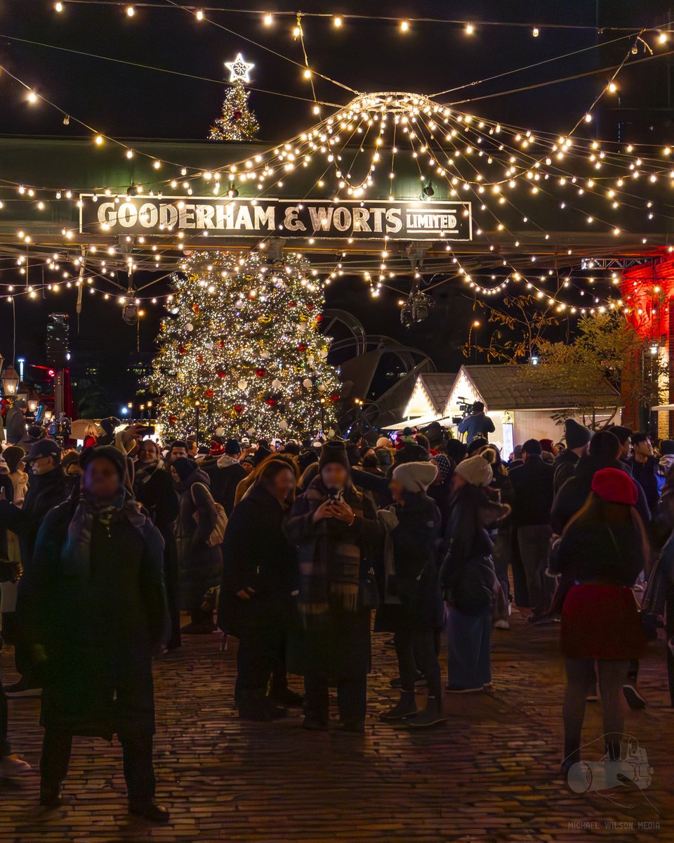 MWilsonMedia's tweet image. The tree at @DistilleryTO has been lit! 🎄🎄🎄

Thanks, Distillery for a fun tree lighting ceremony last night!  It was a great way to open this year&apos;s Winter Village.  

#DistilleryTO #DistilleryWinterVillage #Toronto #Christmas #ChristmasTree #Canon #Photography