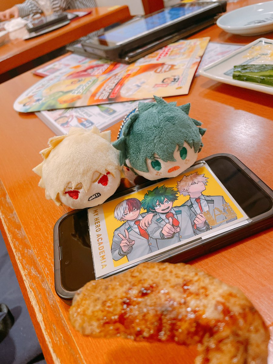 0okome0's tweet photo. 1000万年ぶりに乙女ロード行ったらK-BOOKSがむっちゃ増えてた🫨
これは流星の如く沼り散らかして抑えが効かなくなった爆デクのぬいと幻の手羽先 https://t.co/eUXMt31PrQ