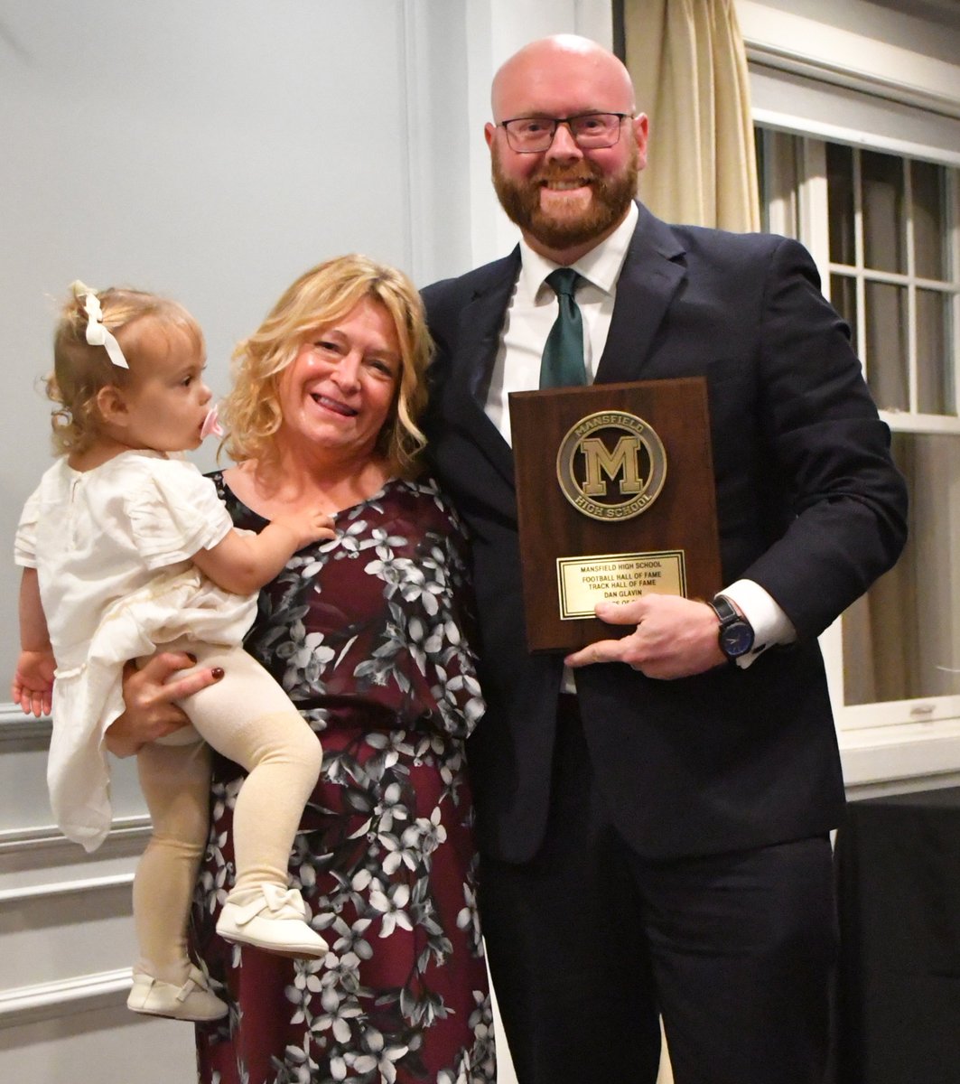 MikeRedding1's tweet photo. Congrats to Dan Glavin ('09) on his induction into the Football and Track &amp; Field Hall of Fame at Mansfield High School!  Dan was presented to the All-Sports Hall of Fame by his Mom Kristi and his daughter Lillian! https://t.co/uLJBzA8Pf9