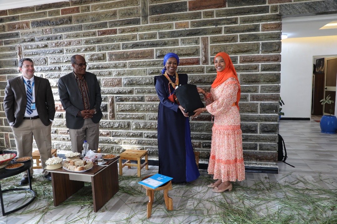 TeybaHassen's tweet image. Glad to host the new UNHCR Rep. to Ethiopia, Aissatou M. Ndiaye, where we delved into ways to strengthen protn, advance inclusion &amp;amp; address resource gaps to improve the lives of refugees &amp;amp; hosts. The Rep. lauded Ethiopia&apos;s Makatet Roadmap &amp;amp; vowed to support its implementation.