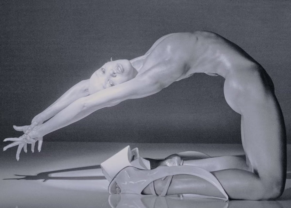 FKA twigs updates tweet media