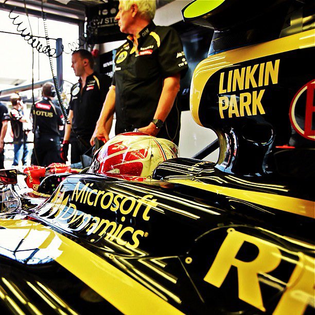 Love to see Linkin Park back in the paddock, they’ve always been big F1 fans so happy to see them back on the grid. 

Here are some photos from their Singapore GP visit in 2011. They even sponsored Lotus for a bit!