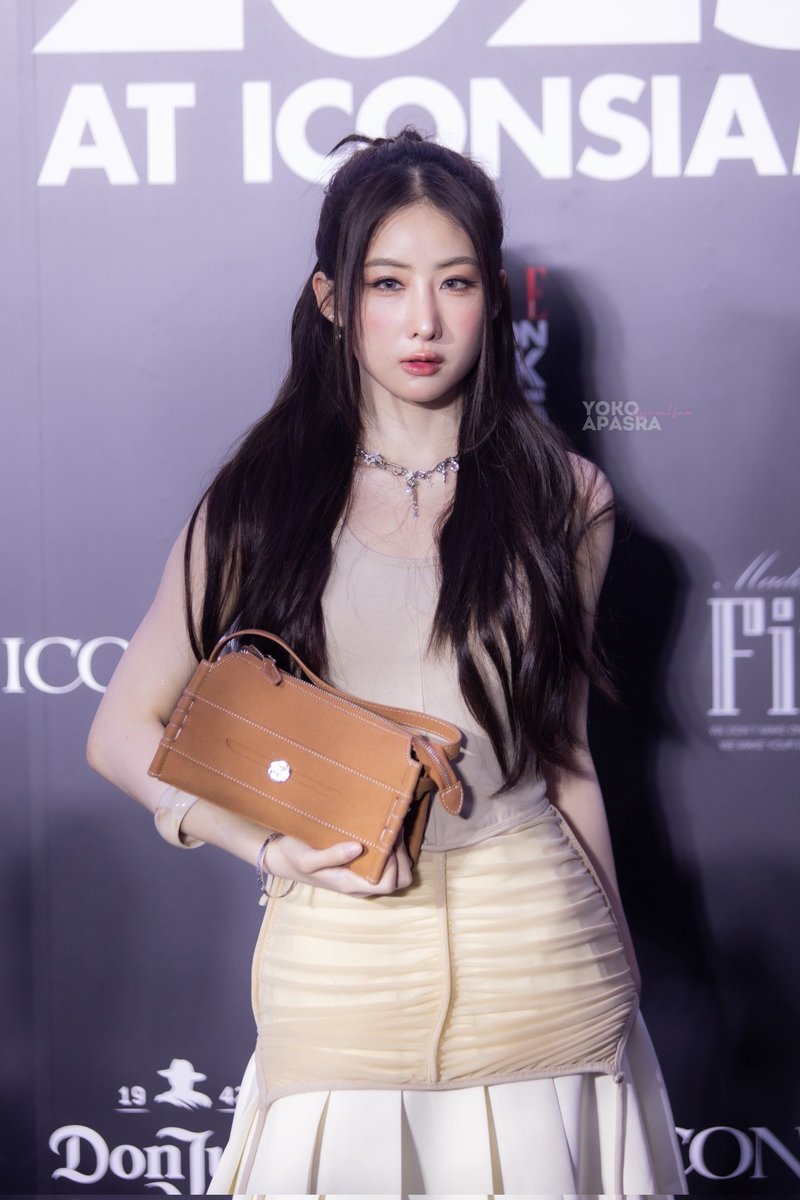 มุมไหนก็สวย!! “โยโกะ-อาภัสรา“ ร่วมงานแฟชั่นโชว์ “𝖲𝖳𝖴𝖣𝖨𝖮 𝖴𝖭𝖪𝖭𝖮𝖶𝖭” ในงาน “𝖤𝖫𝖫𝖤 𝖥𝖺𝗌𝗁𝗂𝗈𝗇 𝖶𝖾𝖾𝗄 𝟤𝟢𝟤𝟧” 

♡<a href="/Yoko_apasra/">Apasra</a>,<a href="/ELLEThailand/">ELLE Thailand</a>♡

APASRA AT STUDIO UNKNOWN 
#StudioUnknownEFW25_YOKO
#โยโกะอาภัสรา 
#YokoApasra 
#EFW2025 
#SeeYouAtTheTent