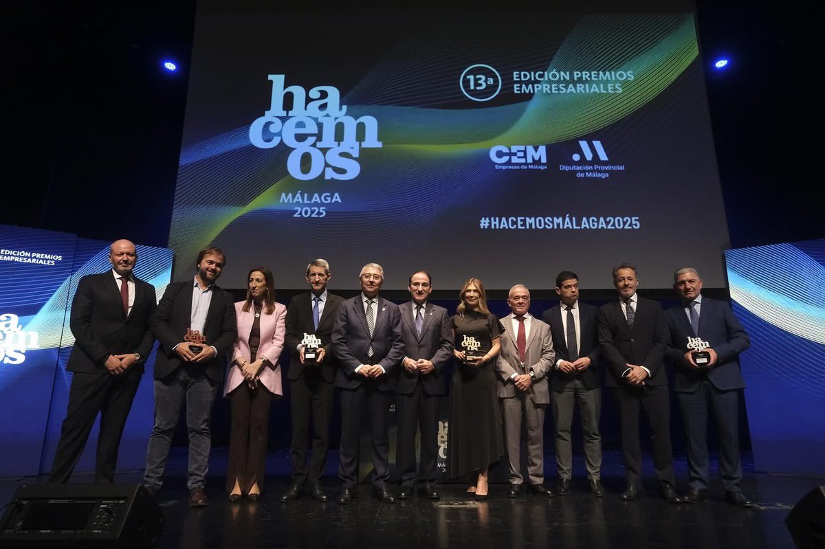 alb_rado's tweet image. Hoy he tenido la oportunidad de asistir a los reconocimientos &quot;Hacemos Málaga&quot; de @cemmalaga y @diputacionMLG.

Un orgullo compartir espacio con quienes impulsan el crecimiento empresarial de nuestra provincia.

Enhorabuena a los premiados.👏

#HacemosMálaga
