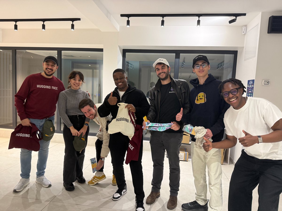 ⚠️ merch drop yesterday night at <a href="/huggingface/">Hugging Face</a> paris office 📦

you all looking good 😍 <a href="/MaziyarPanahi/">Maziyar PANAHI</a> <a href="/mervenoyann/">merve</a> <a href="/Prince_Canuma/">Prince Canuma</a> <a href="/Weyaxi/">Yağız Çalık</a> and others i don't find on my twitter search rn