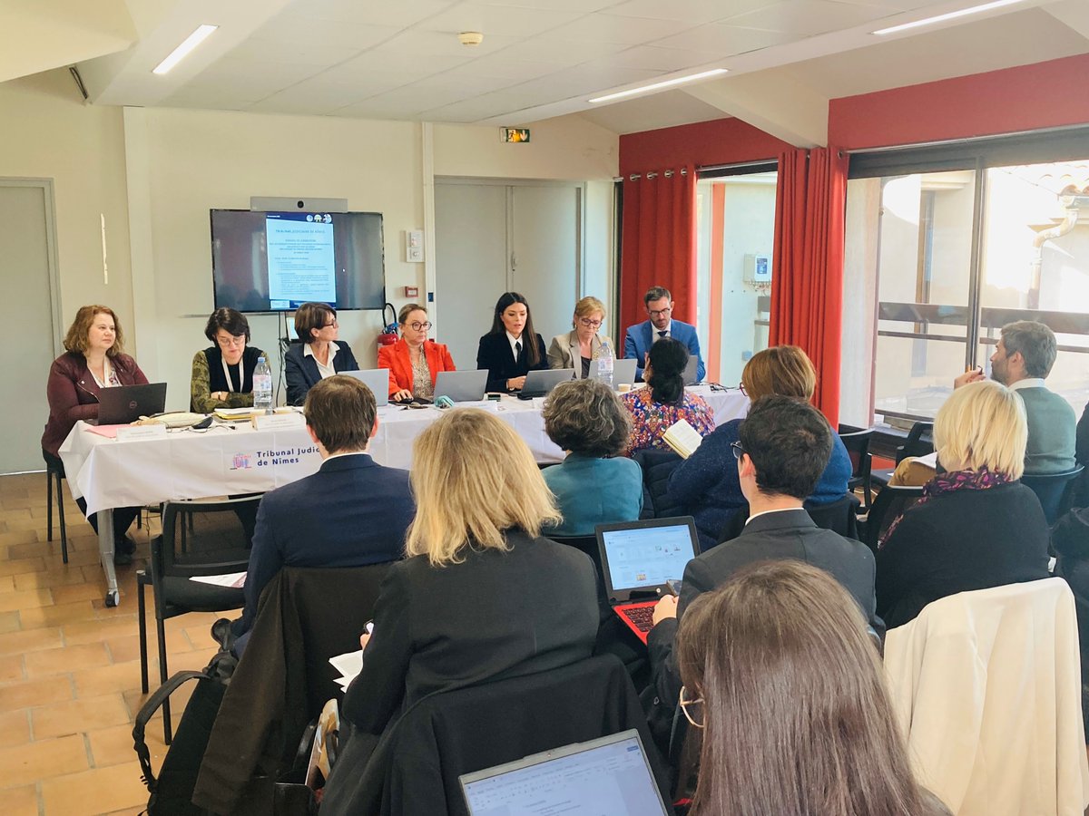 #laviedelajuridiction
Journée consacrée aux violences intrafamiliales (VIF) avec un focus sur les mineurs victimes ➡️ comité de pilotage du pôle VIF puis conseil de juridiction : détecter, accompagner, prévenir.