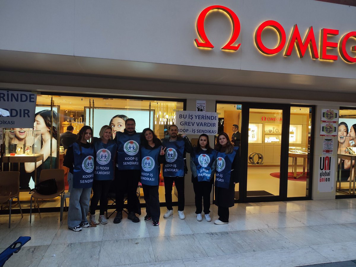 Swatch çalışanları ile hep birlikte 💪 <a href="/KOOPISSENDIKASI/">Koop-İş Sendikası</a>  <a href="/uniglobalunion/">UNI Global Union</a>  <a href="/swatchturkiye/">Swatch Türkiye</a>  <a href="/Swatch/">Swatch</a>