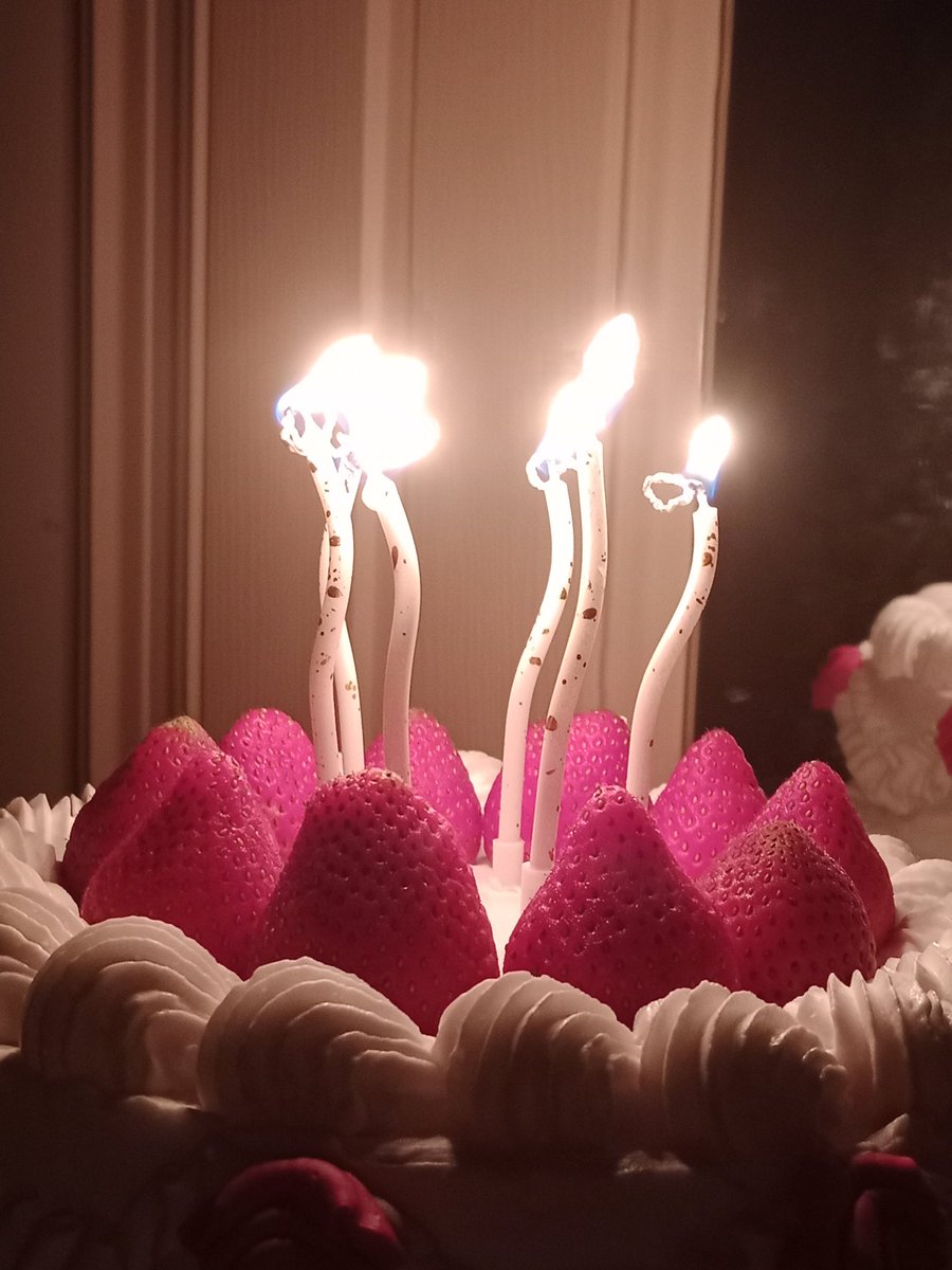 sarluvsa's tweet photo. from my birthday on August 28th :) https://t.co/B5Fpg9I1pK